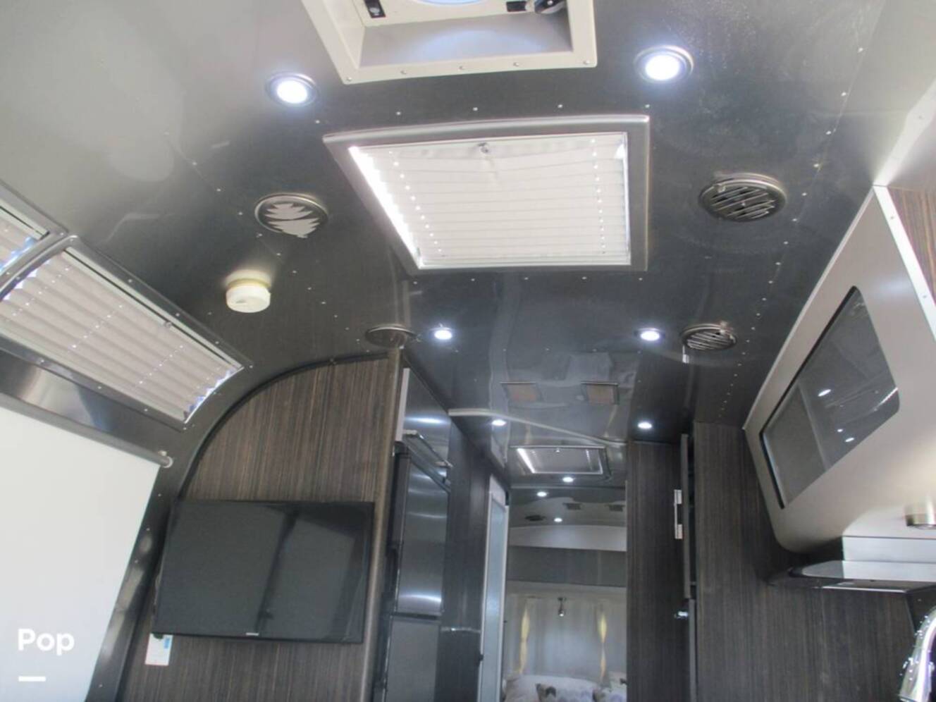 A photo of this 2018 Airstream Airstream International Signature 27FB