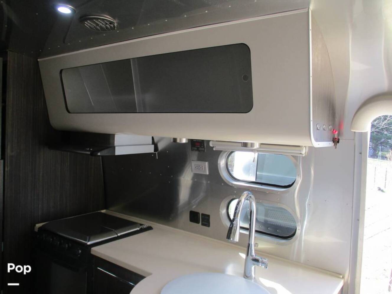A photo of this 2018 Airstream Airstream International Signature 27FB