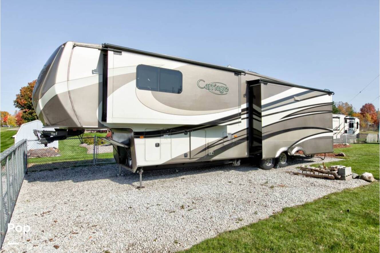 A photo of this 2015 Crossroads Carriage 40RL