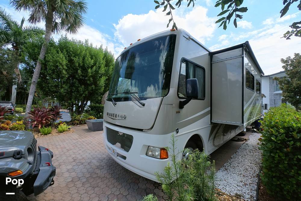 2014 Winnebago Vista 35B in margate FL