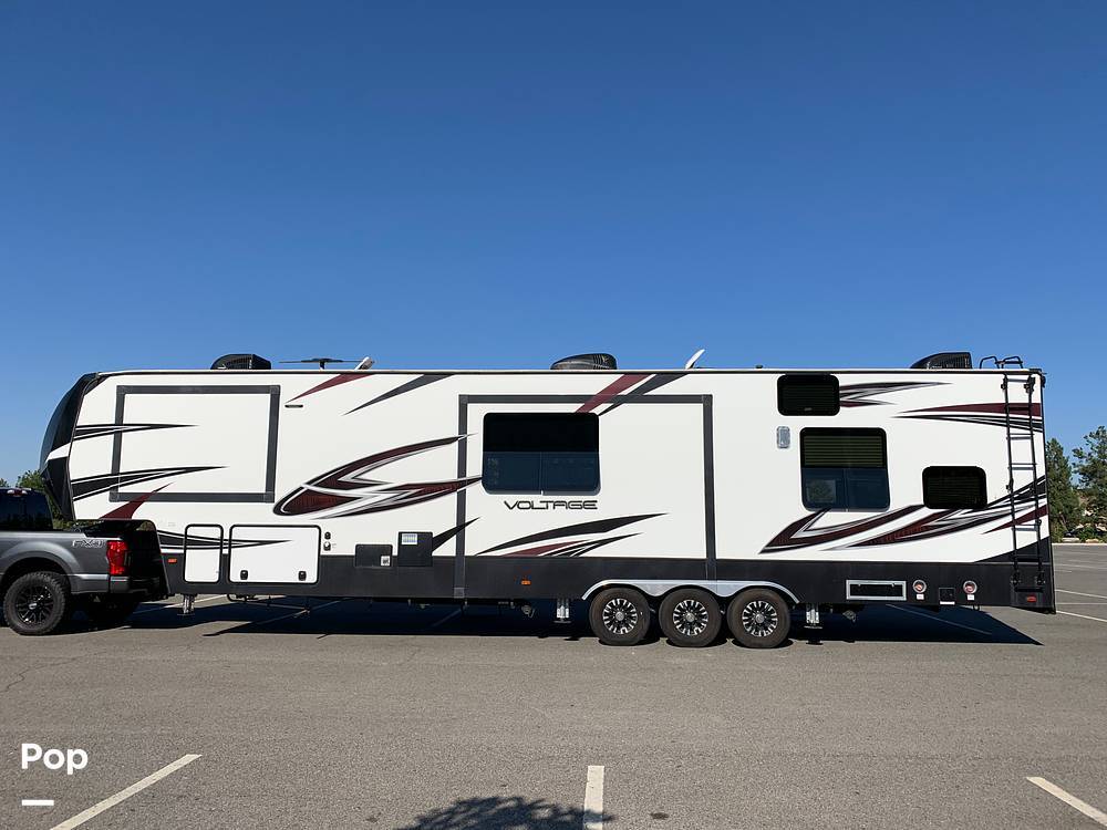 2017 DUTCHMEN VOLTAGE EPIC 3970