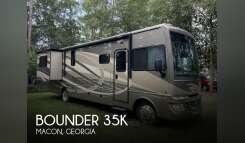 2015 Fleetwood Bounder 35K RV