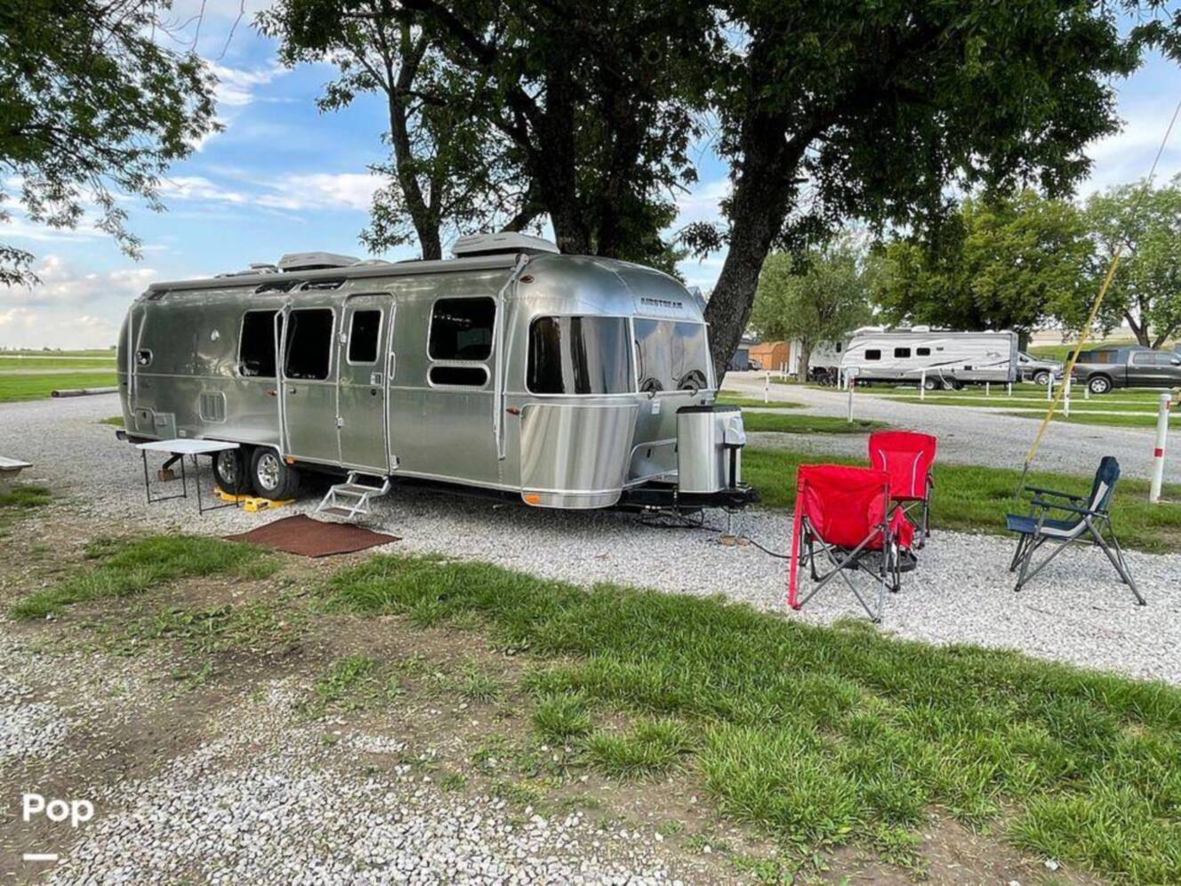 A photo of this 2019 Airstream Flying Cloud 30FB Bunk