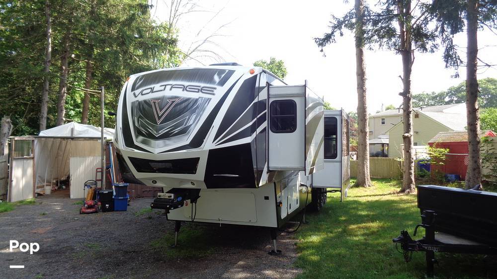 2014 Dutchmen Voltage 3990 in taunton MA