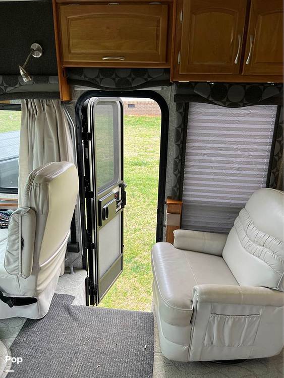 2006 Fleetwood Pace Arrow 37C in burlington NC