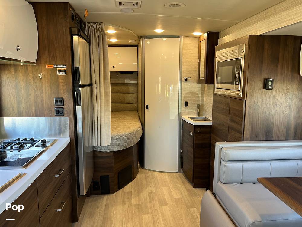 2023 Winnebago Navion 24J in rio linda CA