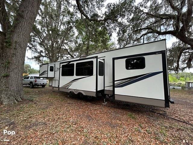2022 Forest River Salem Hemisphere 353BED in tampa FL