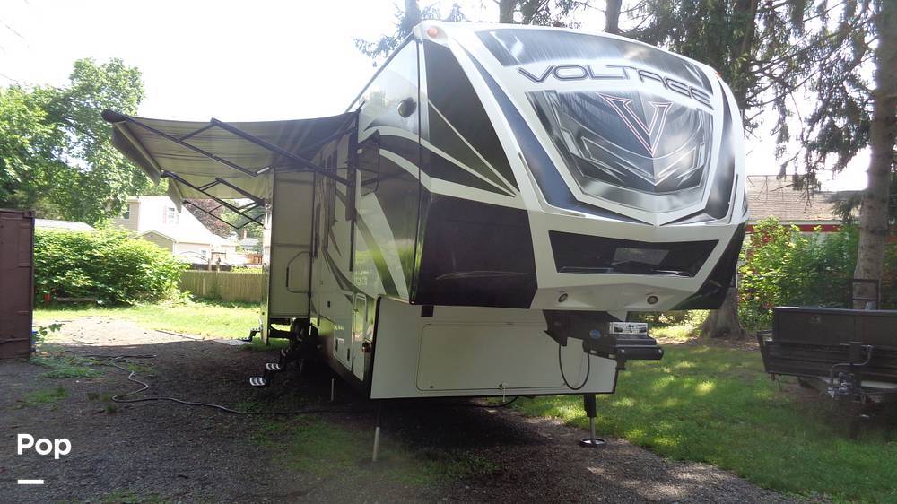 2014 Dutchmen Voltage 3990 in taunton MA