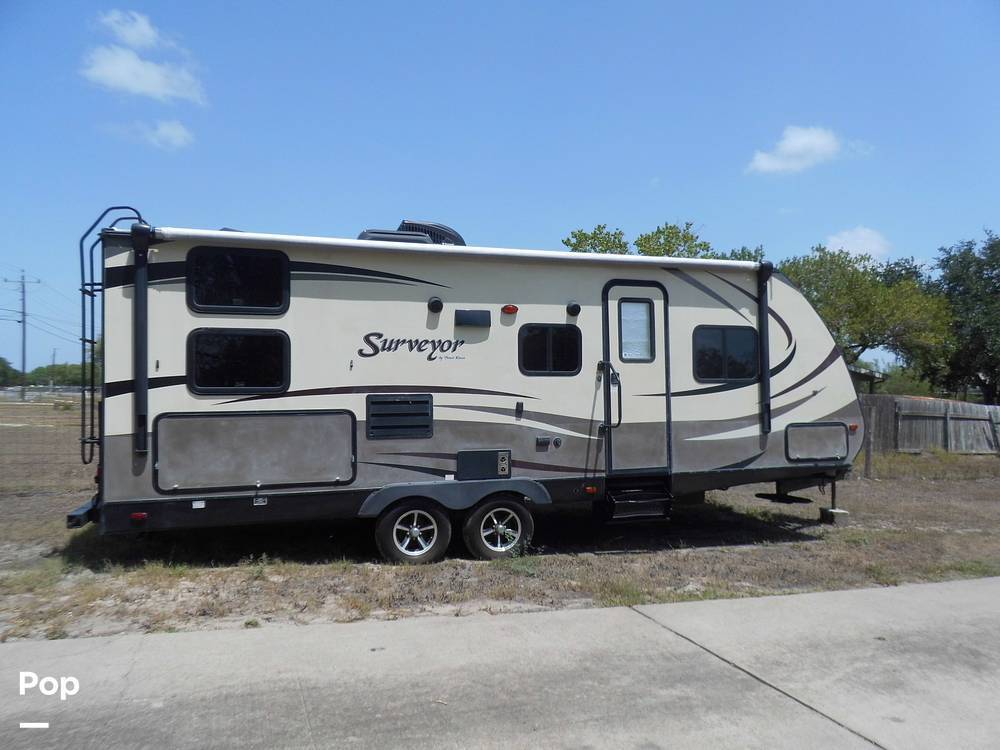 2015 Forest River Surveyor 245BHS in robstown TX
