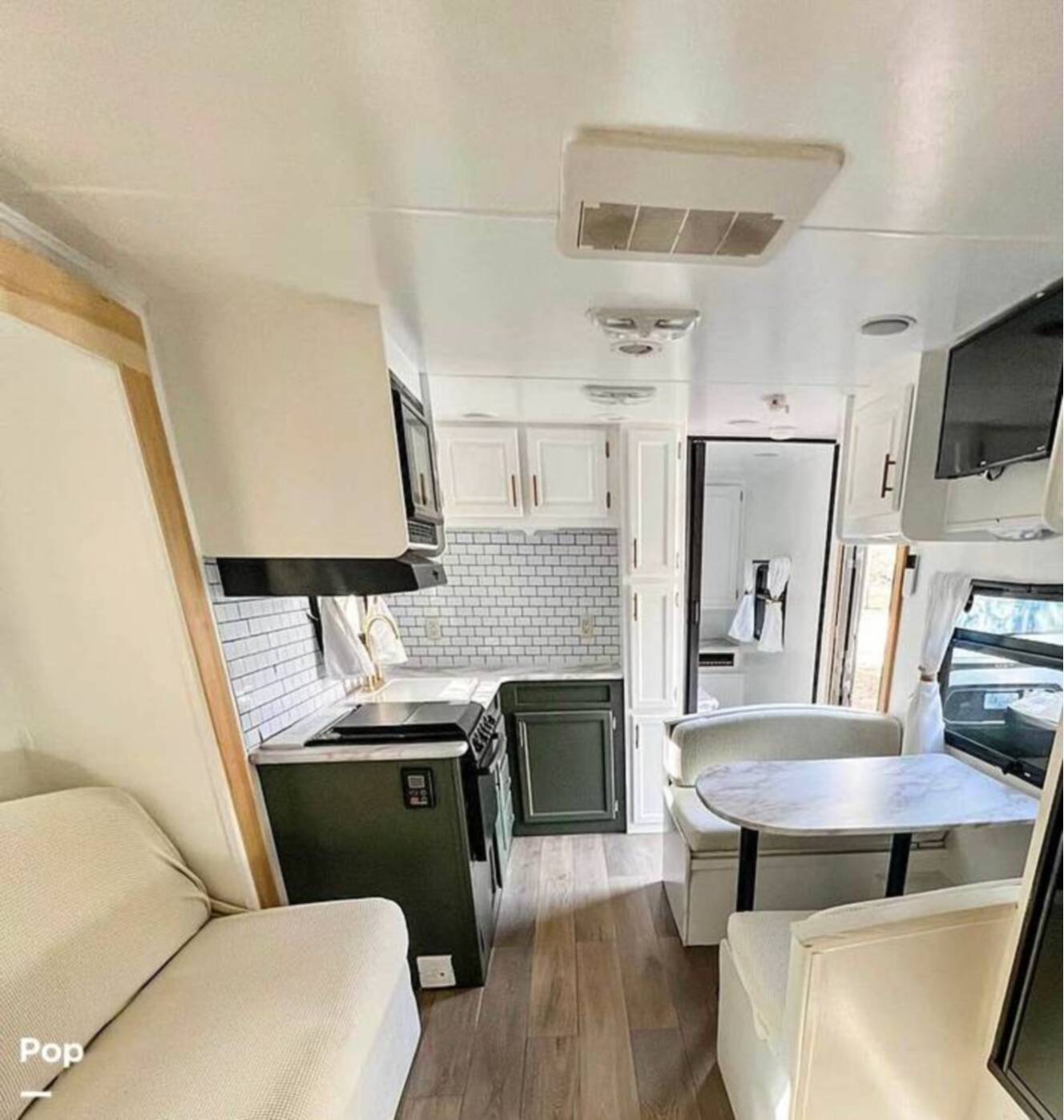 A photo of this 2011 Evergreen Ever-Lite 32MKS