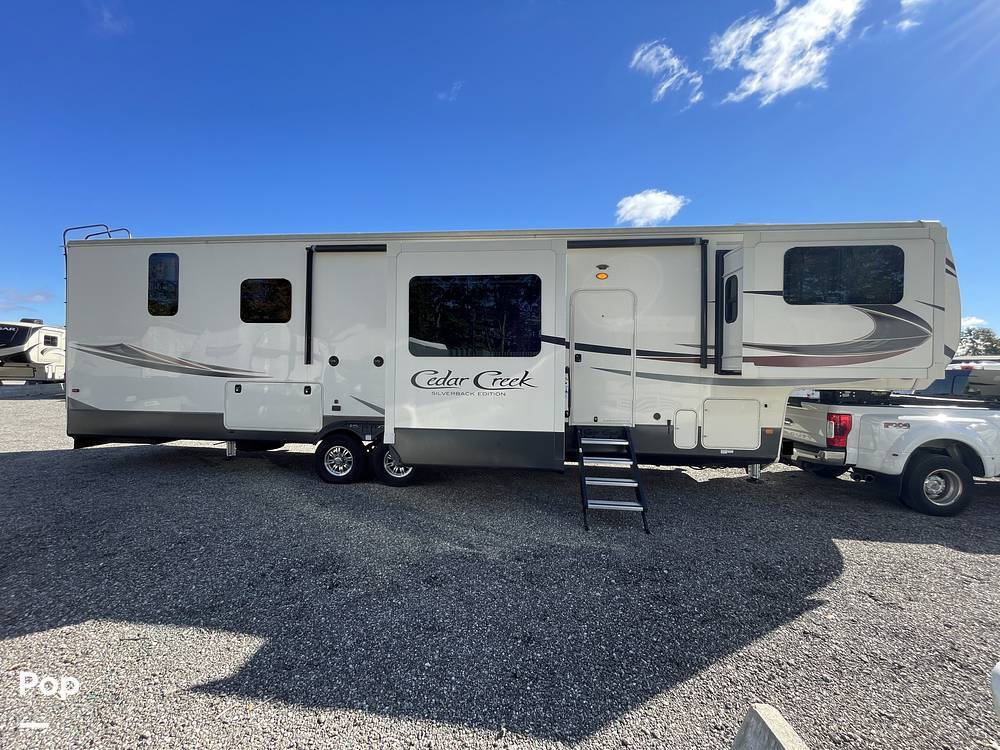 2020 Forest River Cedar Creek Silverback 37FLB in belleville MI