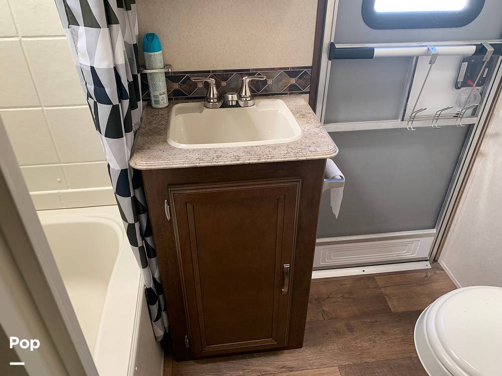 2018 Forest River Heritage Glen 312QBUD in beachwood NJ