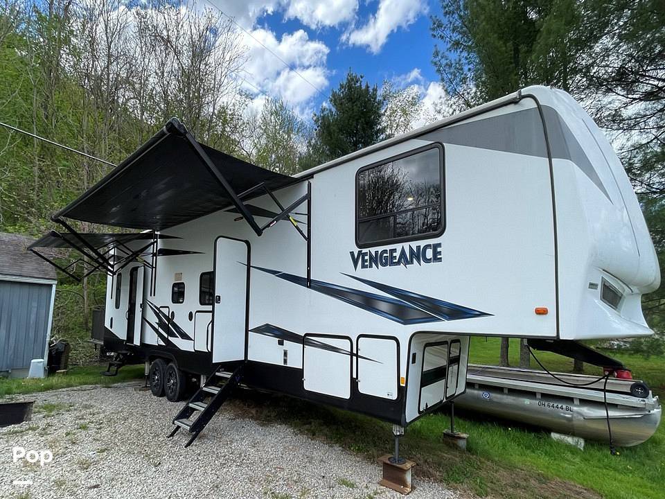 2019 Forest River Vengeance 345A13 in blue rock OH