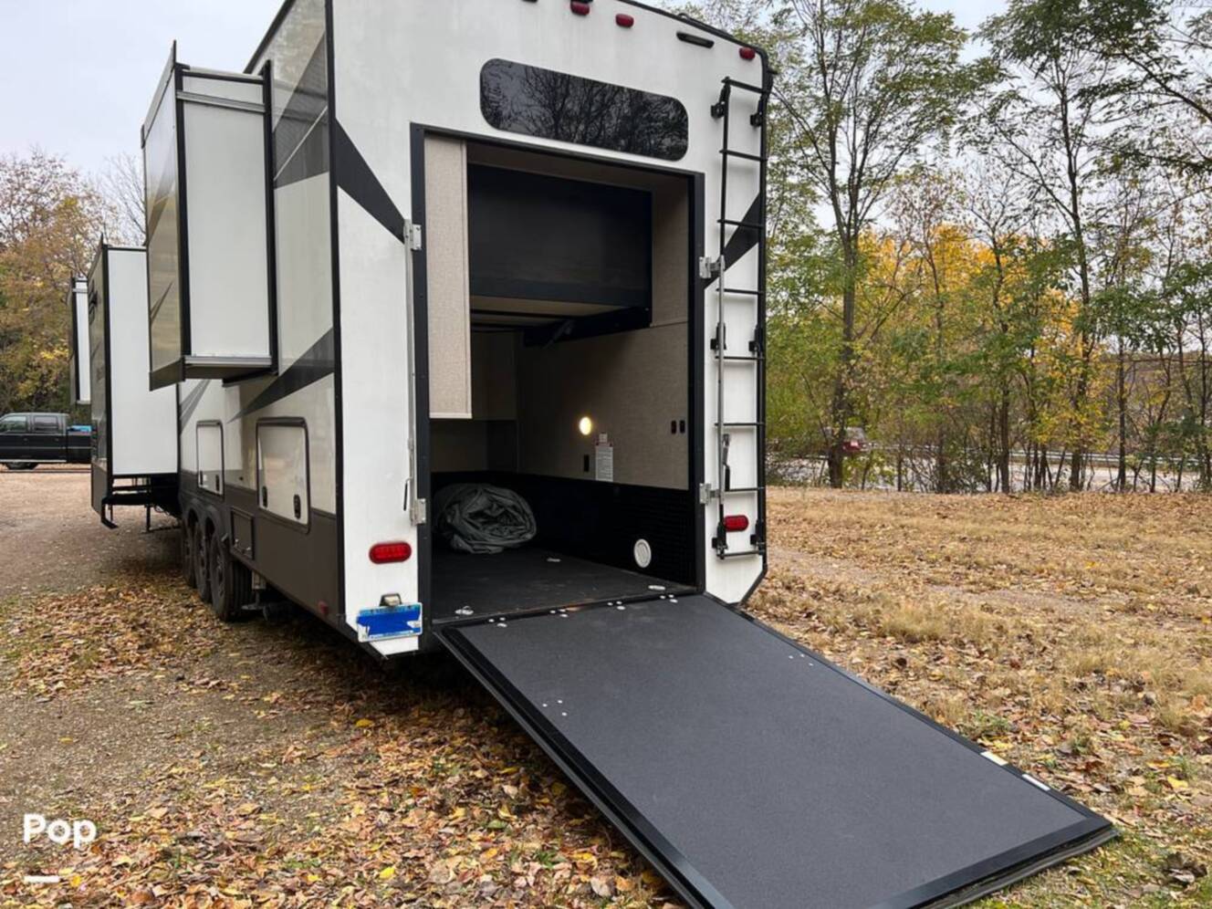 A photo of this 2018 Grand Design Momentum 376TH