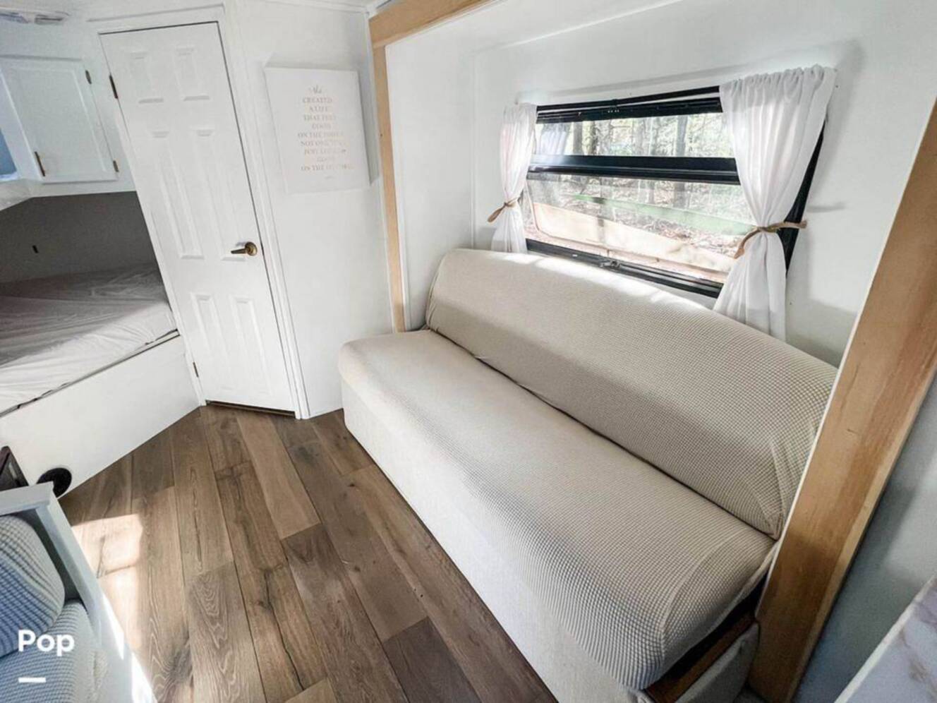 A photo of this 2011 Evergreen Ever-Lite 32MKS