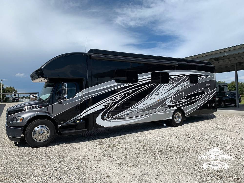 2021 Jayco Seneca Prestige 37K in riverview FL