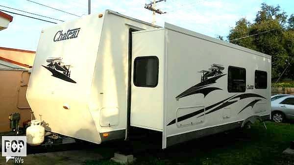 2005 Thor Motor Coach Chateau 27J in north miami beach FL