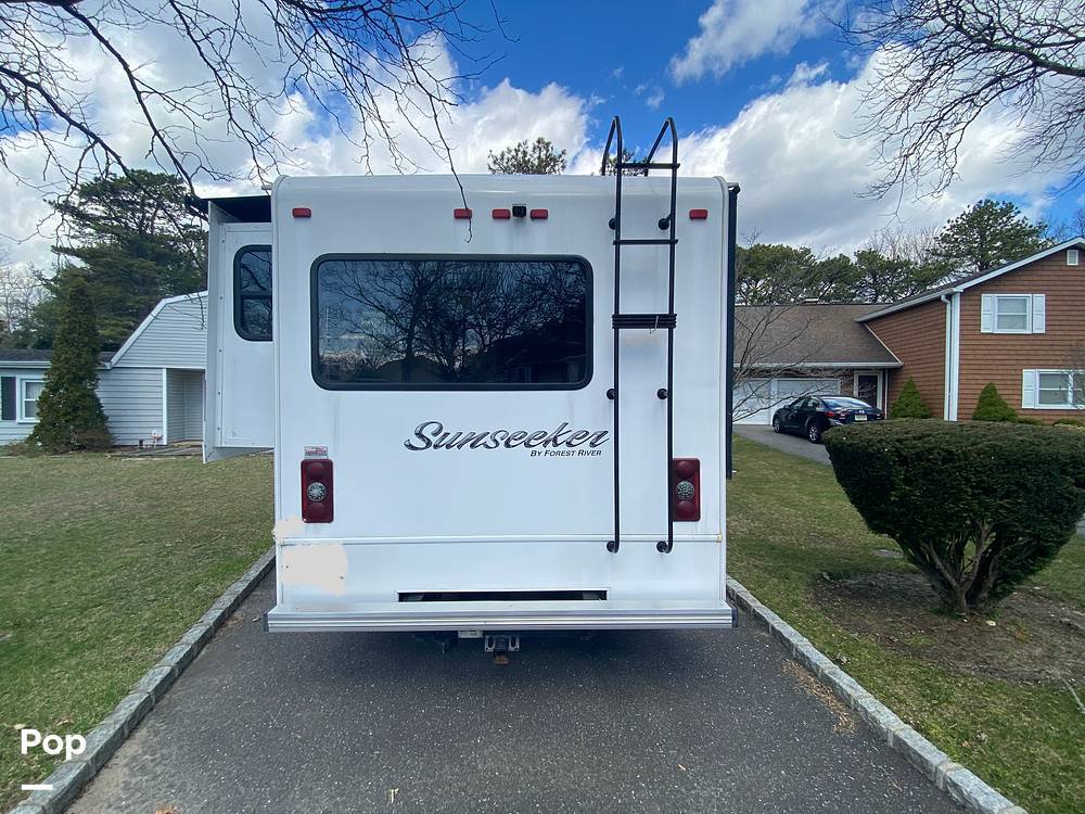 2016 Forest River Sunseeker 2860DS in medford NY