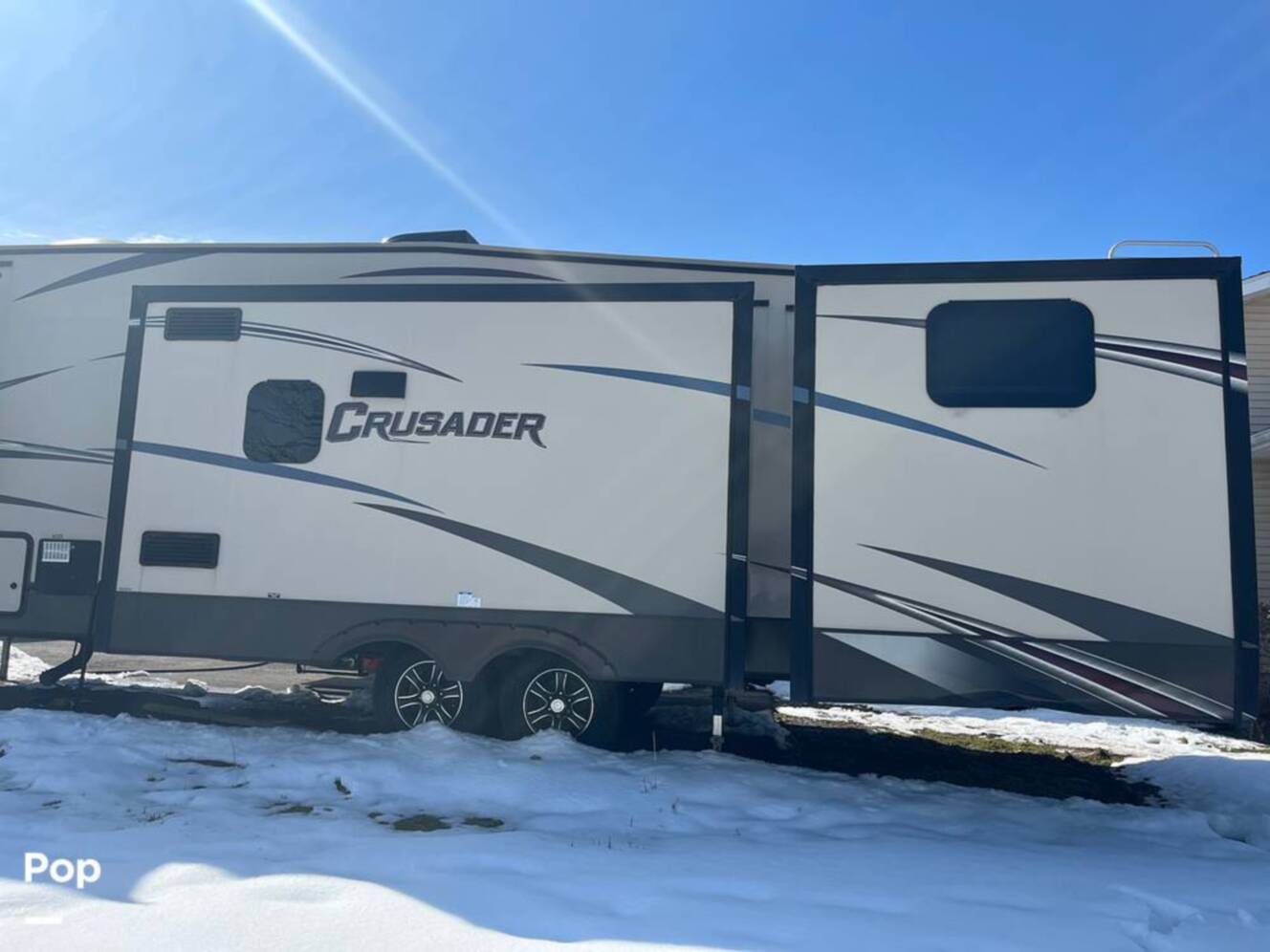 A photo of this 2016 Prime Time Crusader 337QBH
