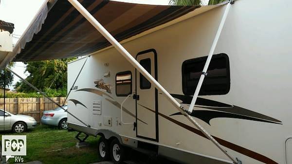 2005 Thor Motor Coach Chateau 27J in north miami beach FL