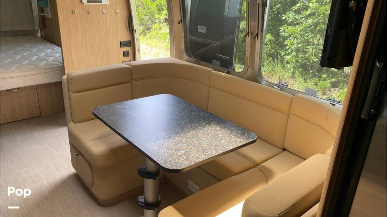 A photo of this 2019 Airstream Flying Cloud 30FB Bunk