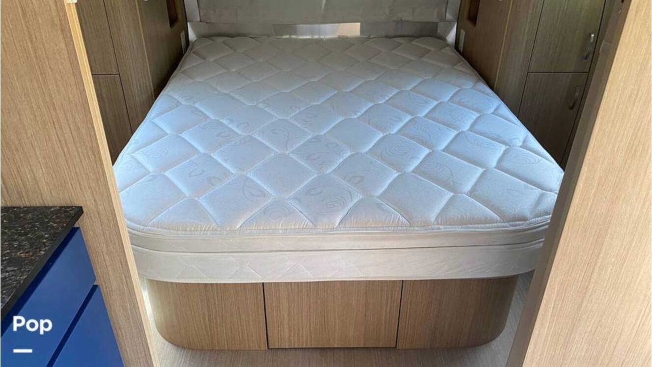 A photo of this 2019 Airstream Flying Cloud 30FB Bunk