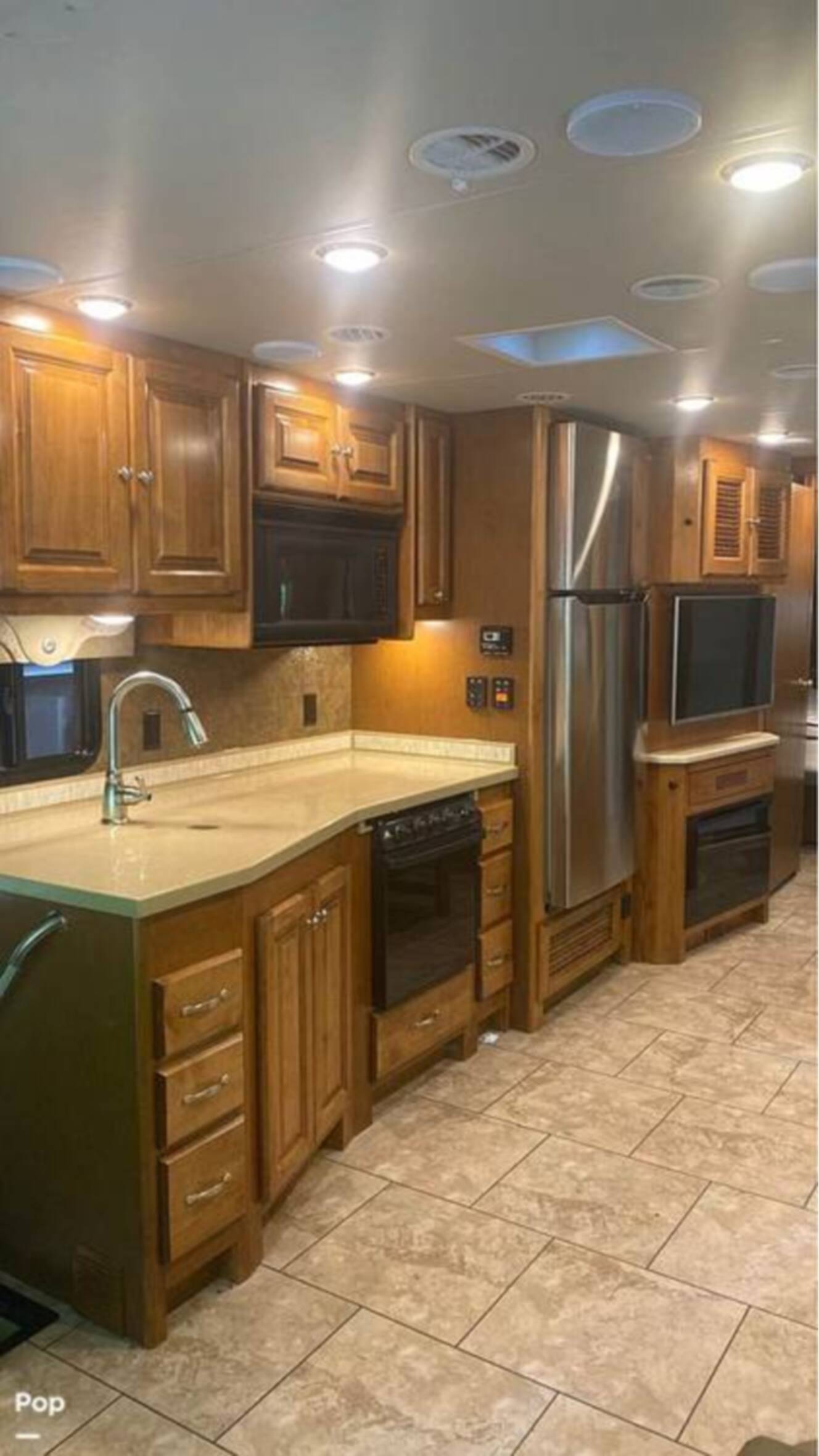 A photo of this 2015 Tiffin Allegro 32SA