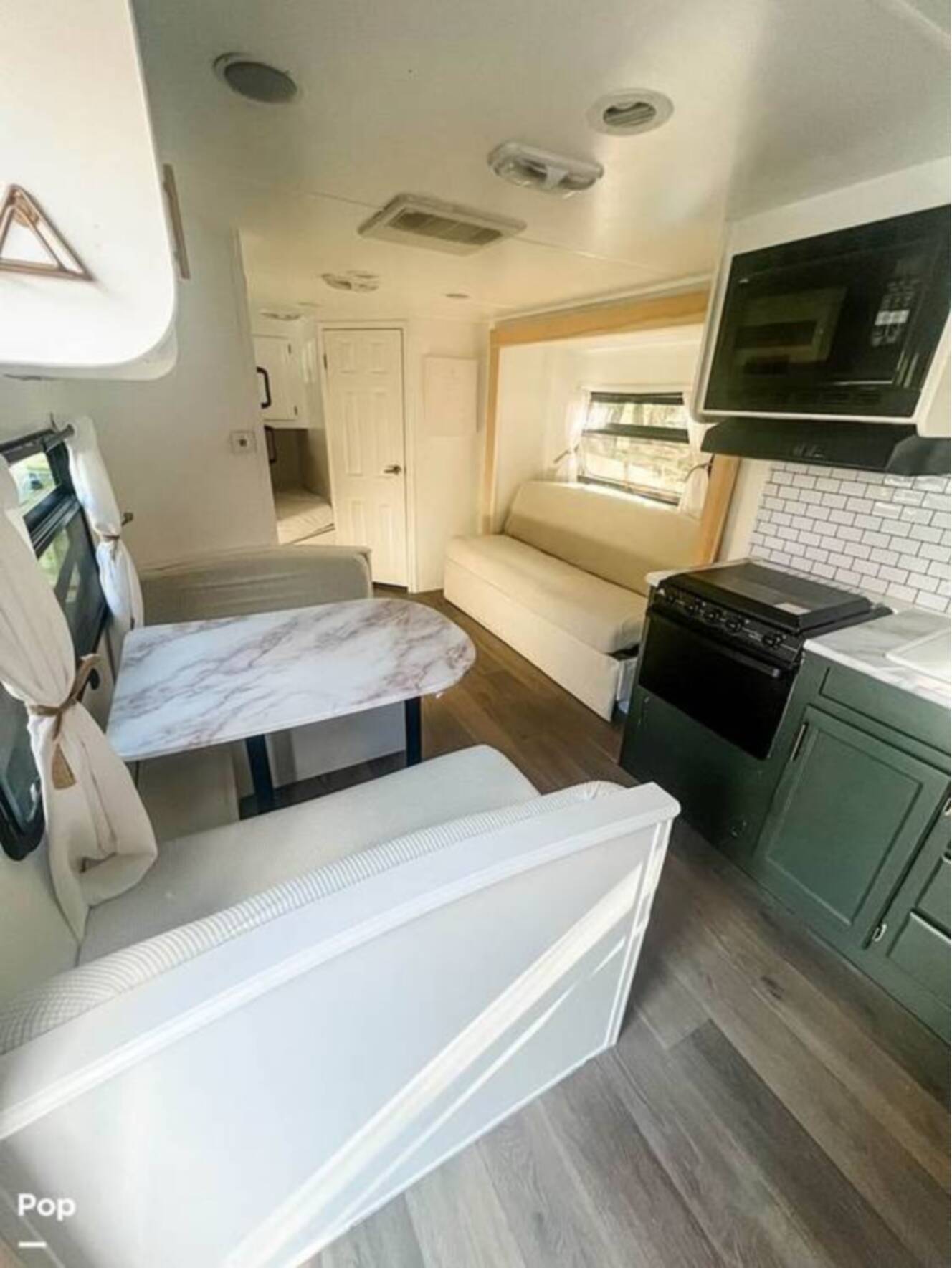 A photo of this 2011 Evergreen Ever-Lite 32MKS