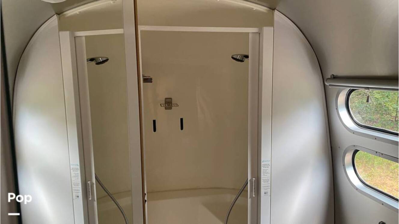 A photo of this 2019 Airstream Flying Cloud 30FB Bunk