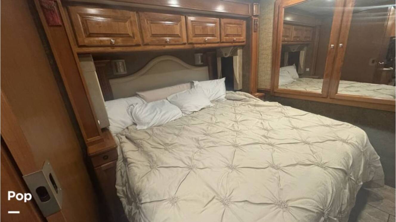 A photo of this 2015 Tiffin Allegro 32SA