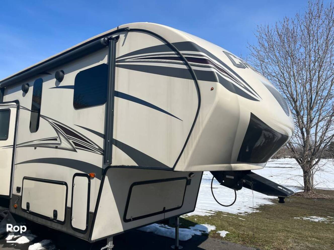 A photo of this 2016 Prime Time Crusader 337QBH