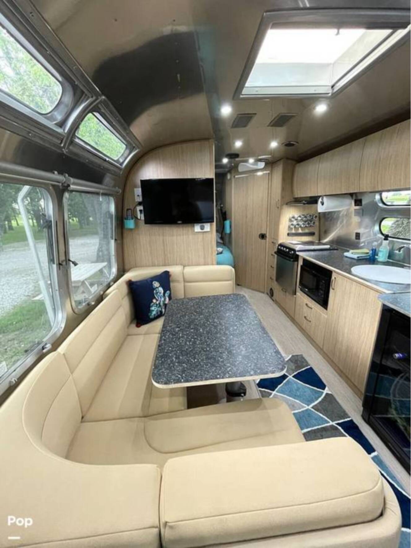 A photo of this 2019 Airstream Flying Cloud 30FB Bunk