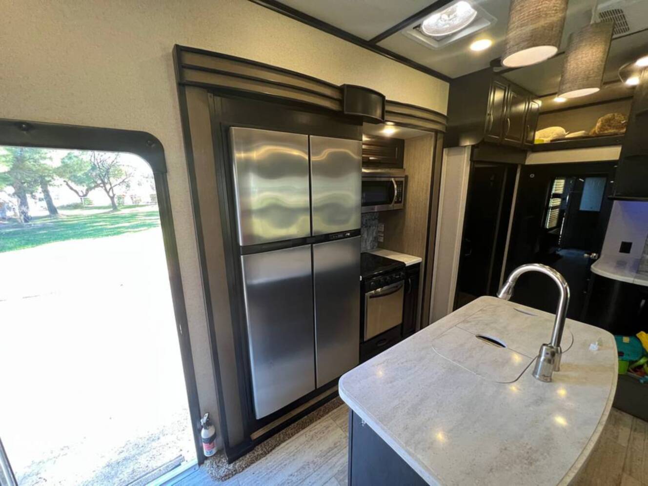 A photo of this 2017 Grand Design Momentum 399th