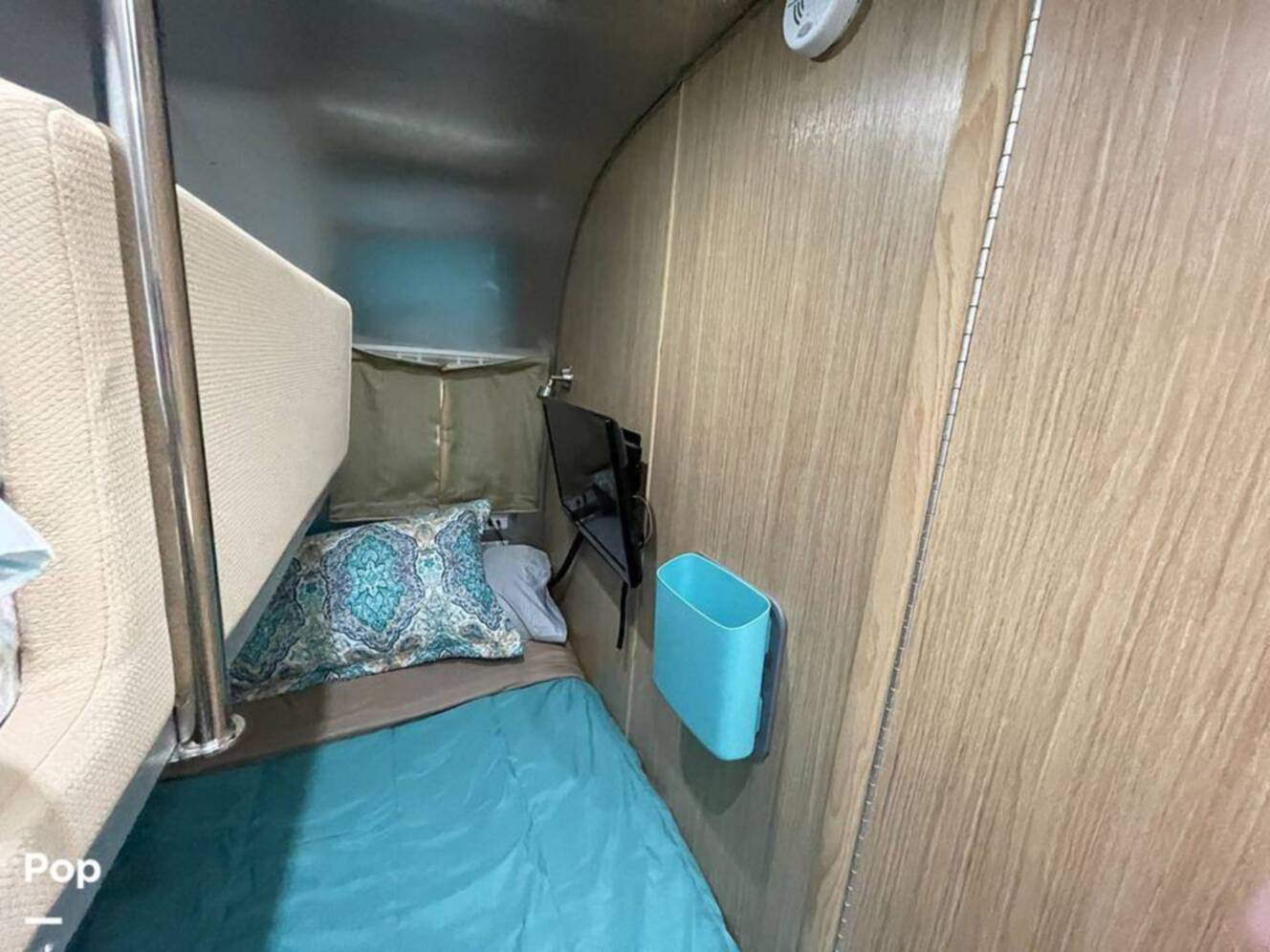 A photo of this 2019 Airstream Flying Cloud 30FB Bunk