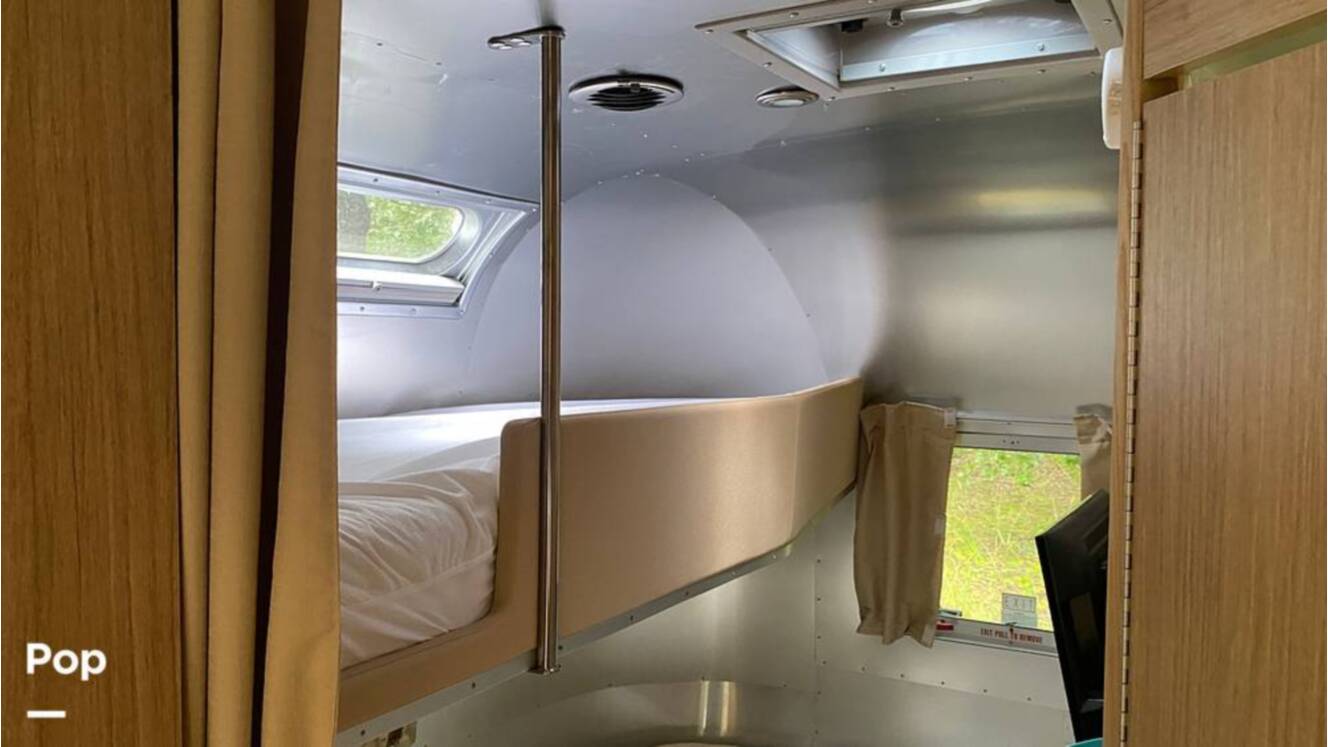 A photo of this 2019 Airstream Flying Cloud 30FB Bunk