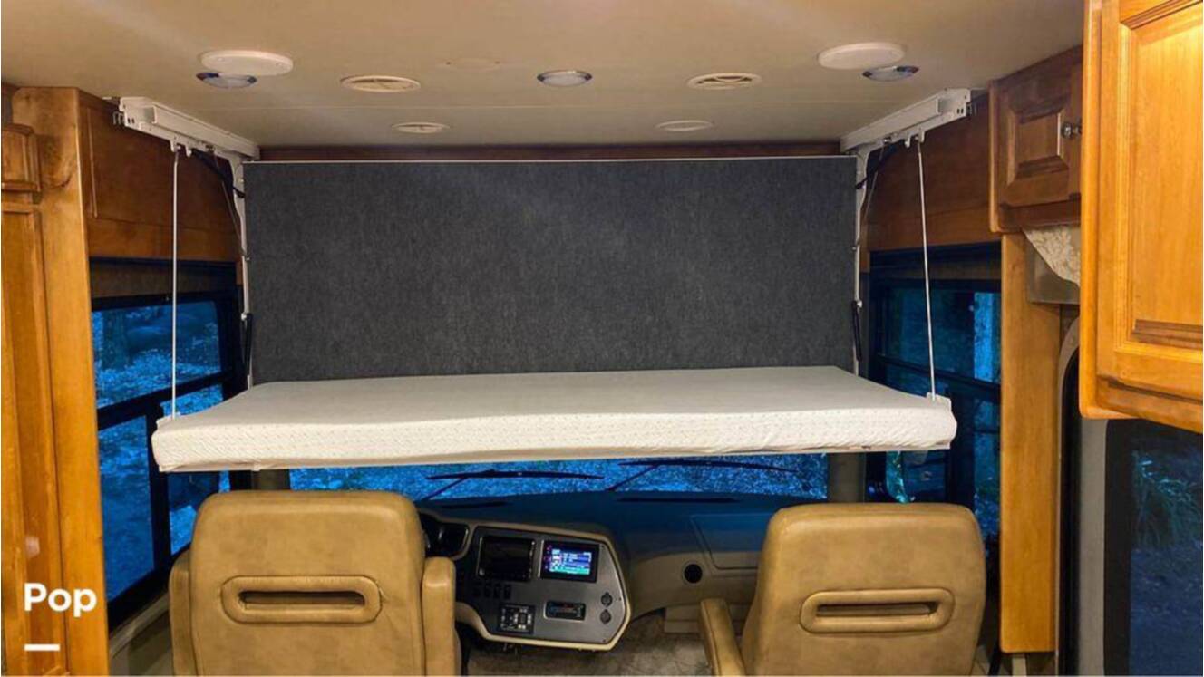 A photo of this 2015 Tiffin Allegro 32SA