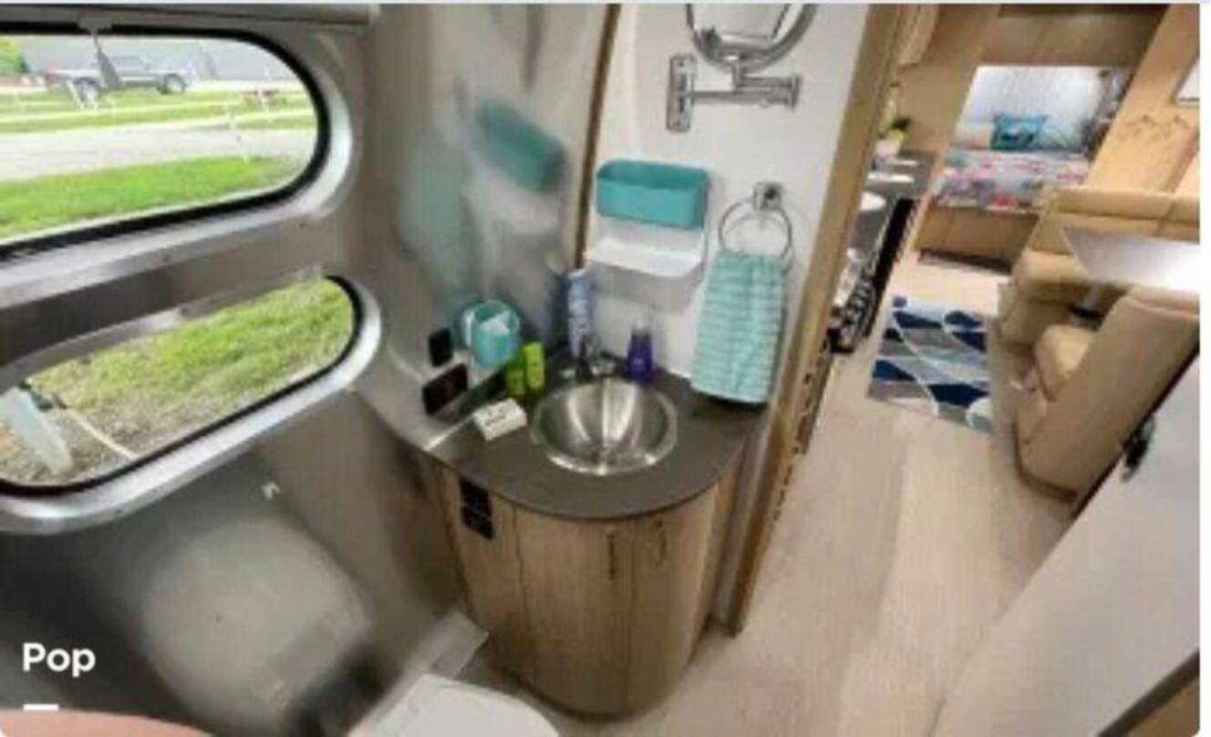 A photo of this 2019 Airstream Flying Cloud 30FB Bunk