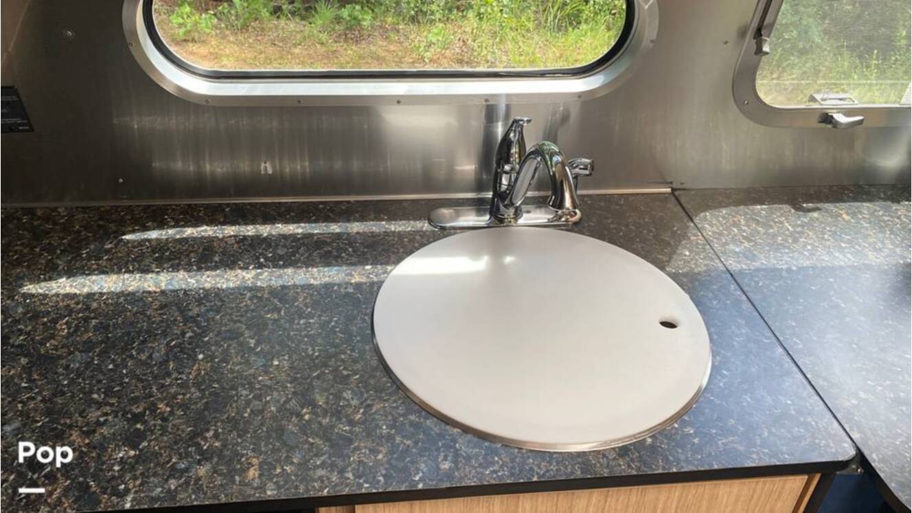A photo of this 2019 Airstream Flying Cloud 30FB Bunk