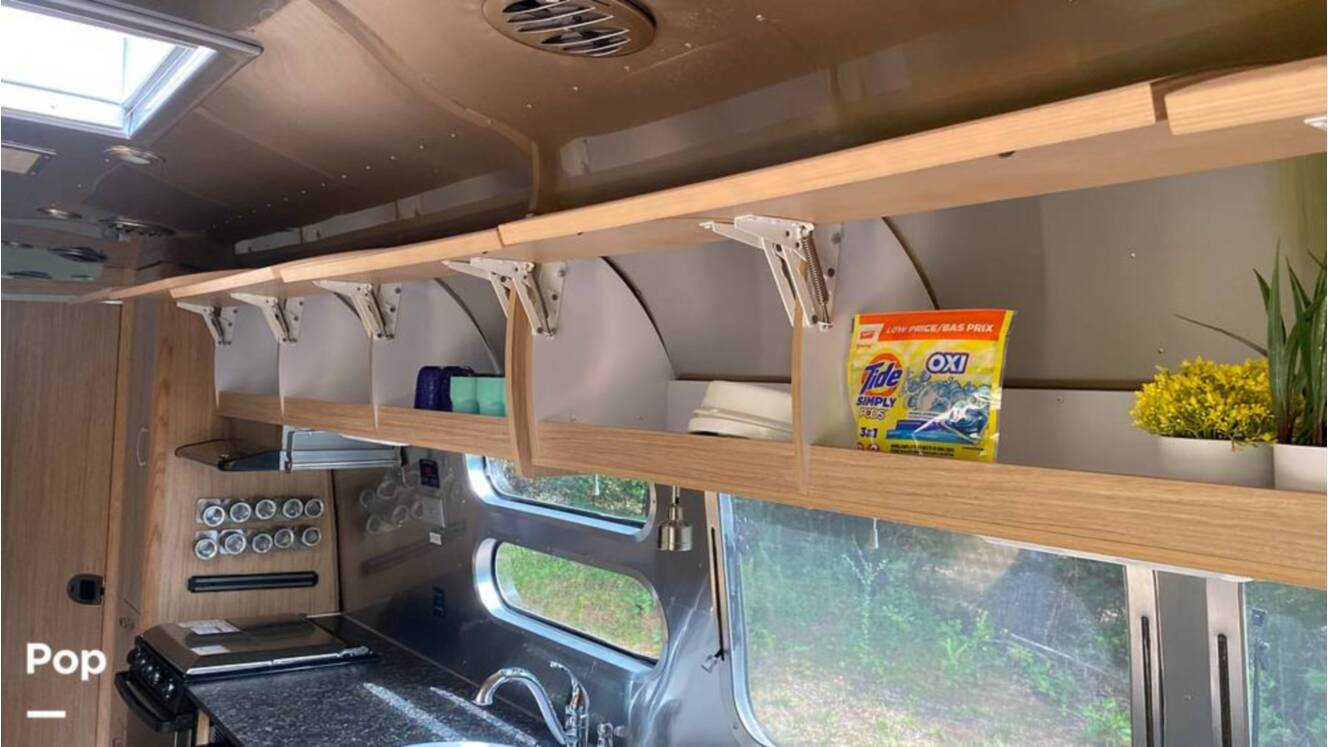 A photo of this 2019 Airstream Flying Cloud 30FB Bunk