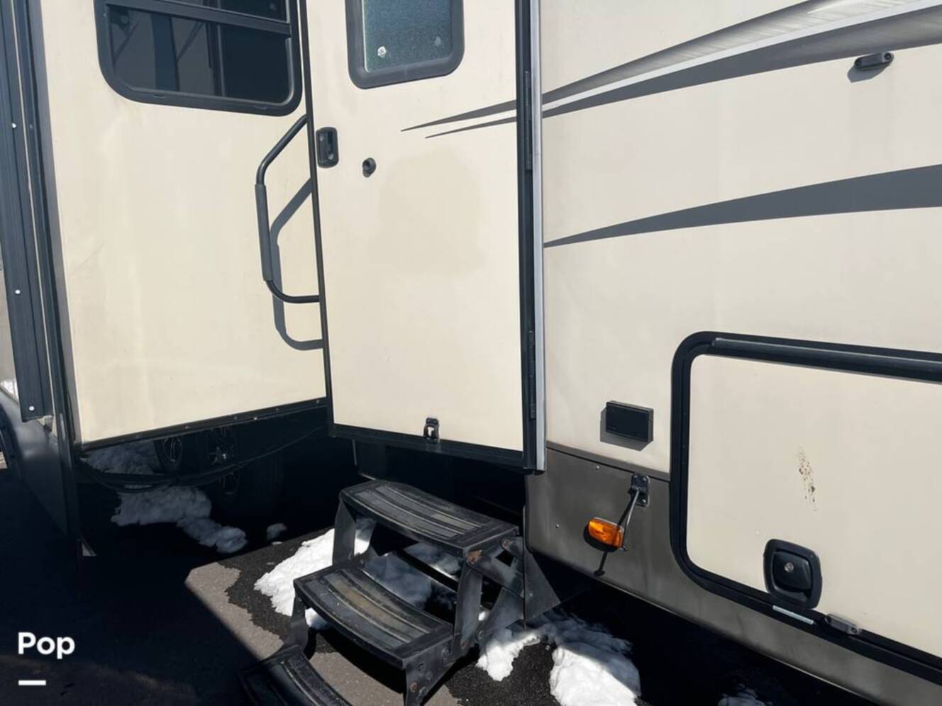 A photo of this 2016 Prime Time Crusader 337QBH