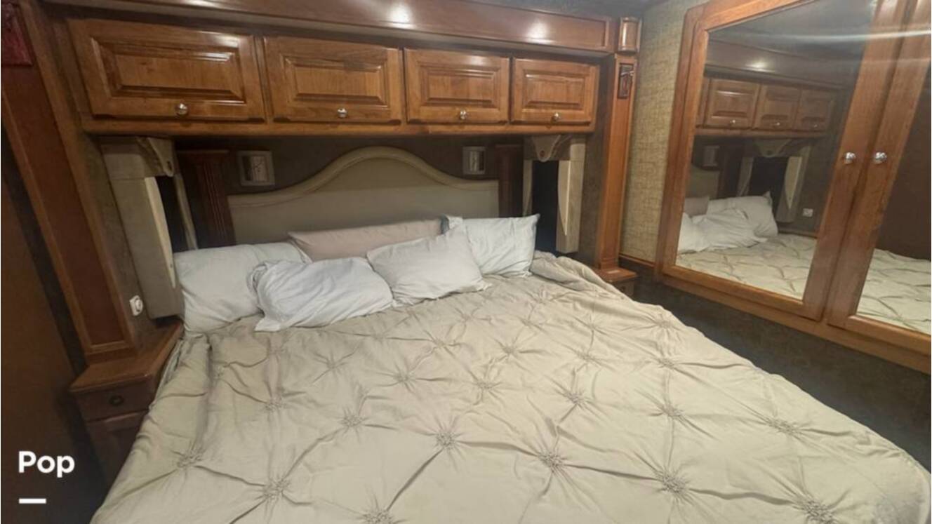 A photo of this 2015 Tiffin Allegro 32SA