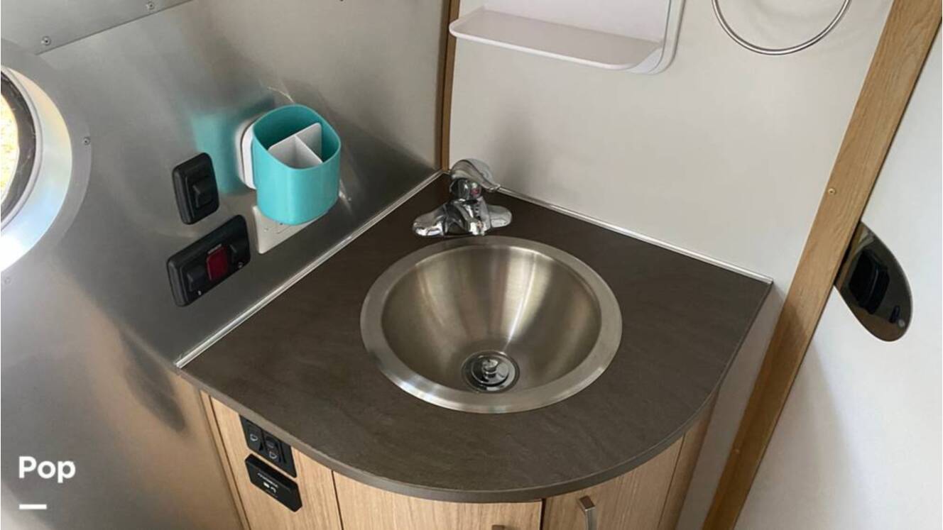 A photo of this 2019 Airstream Flying Cloud 30FB Bunk