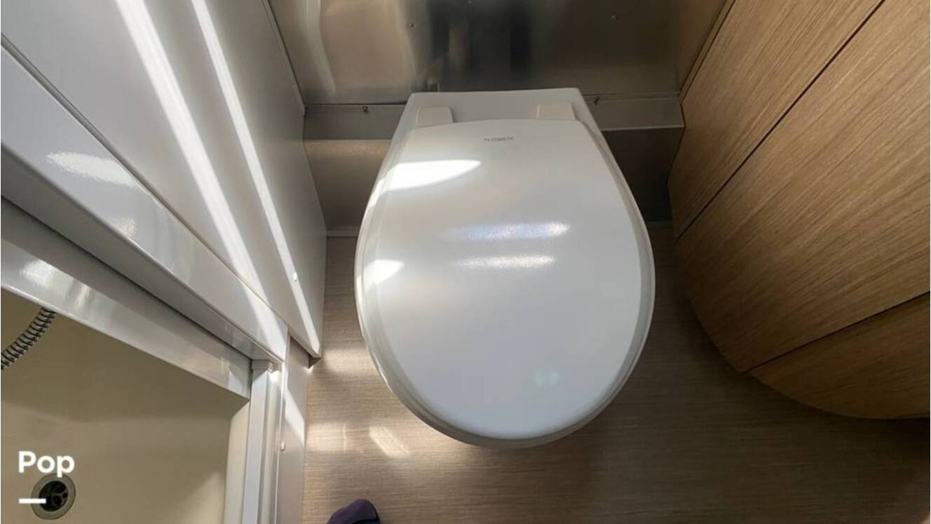 A photo of this 2019 Airstream Flying Cloud 30FB Bunk