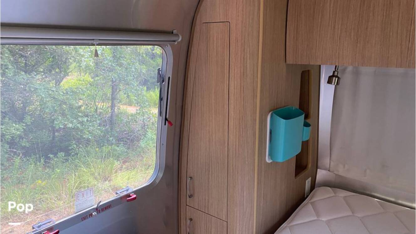A photo of this 2019 Airstream Flying Cloud 30FB Bunk
