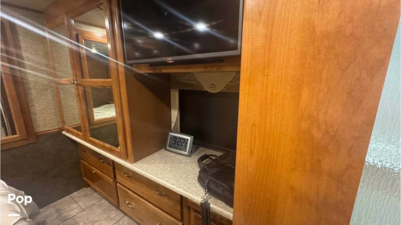 A photo of this 2015 Tiffin Allegro 32SA