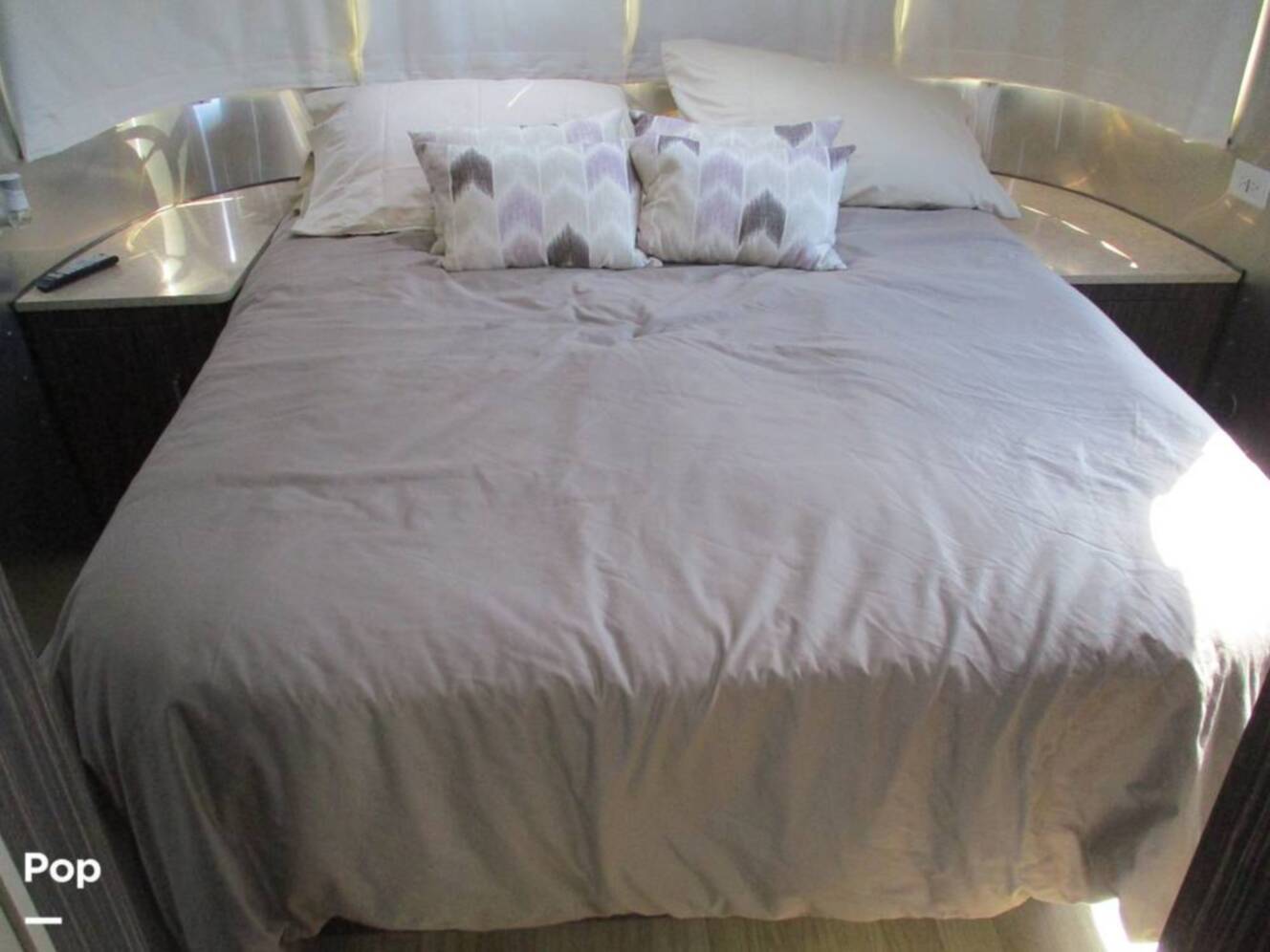 A photo of this 2018 Airstream Airstream International Signature 27FB