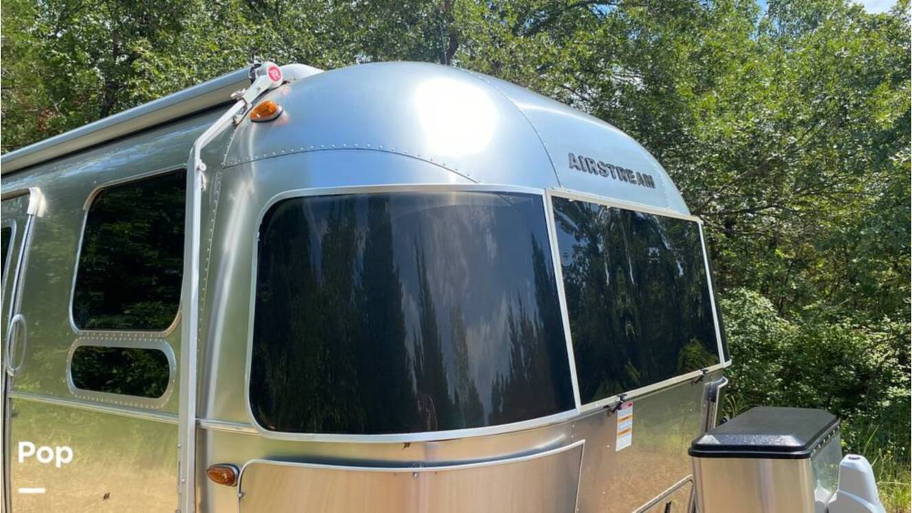 A photo of this 2019 Airstream Flying Cloud 30FB Bunk
