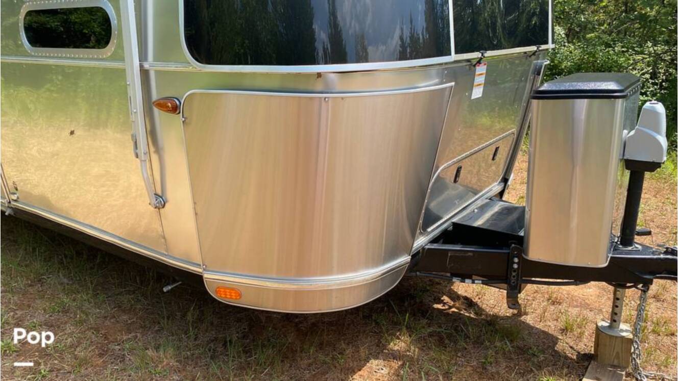 A photo of this 2019 Airstream Flying Cloud 30FB Bunk