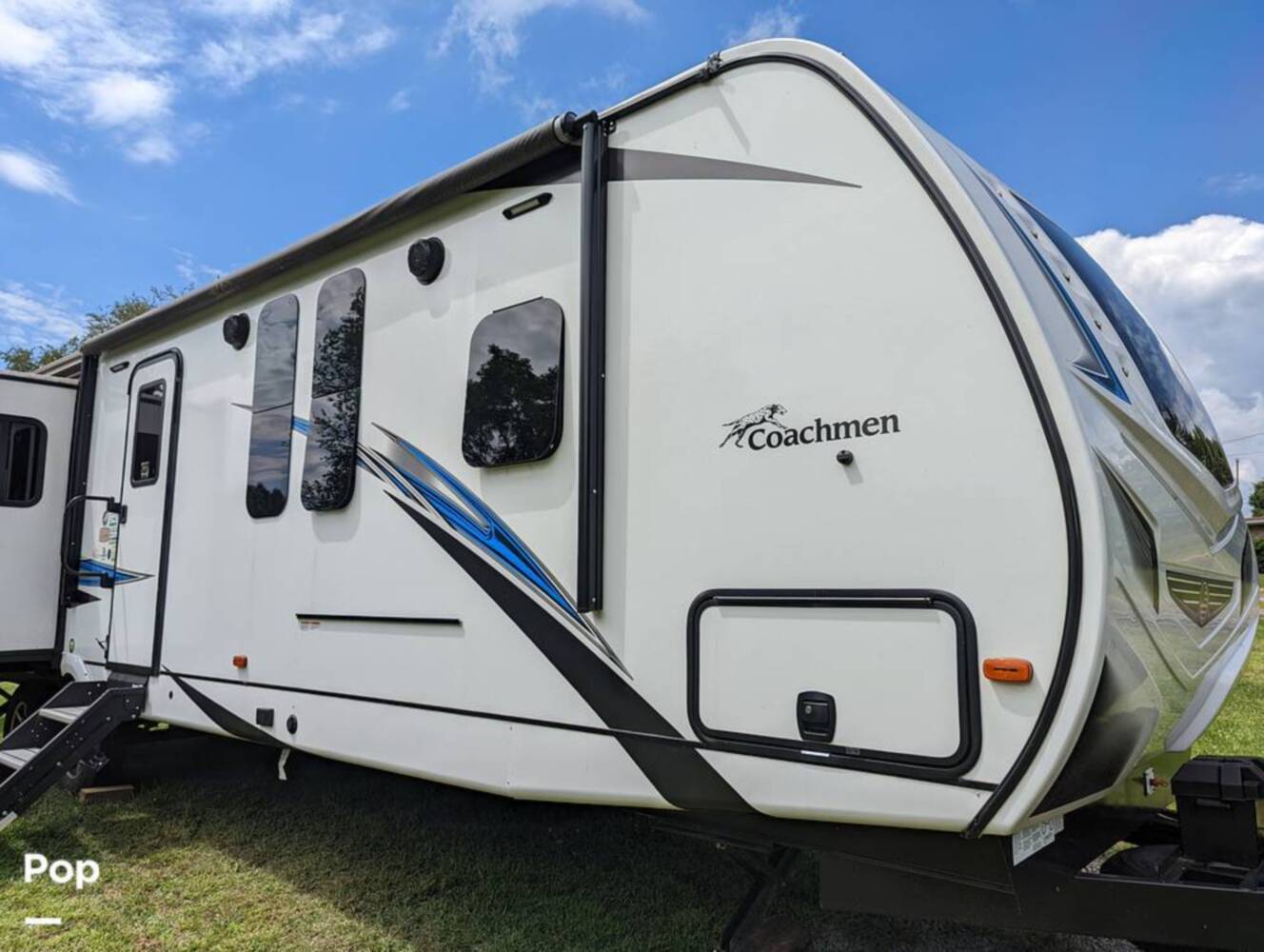 A photo of this 2021 Coachmen Freedom Express 323 BHDS