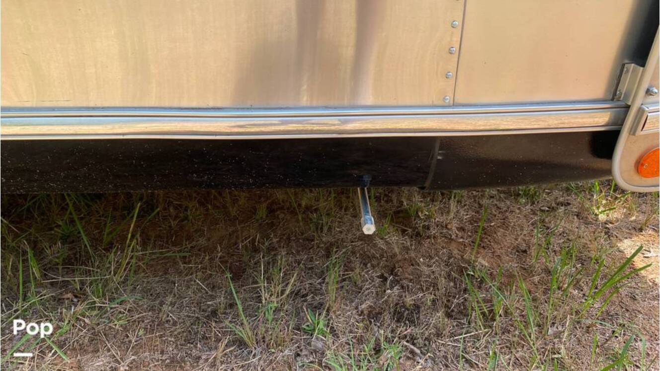 A photo of this 2019 Airstream Flying Cloud 30FB Bunk